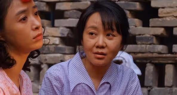 正午陽光《小巷人家》:配角驚艷奪目,主角醬油地位尷尬