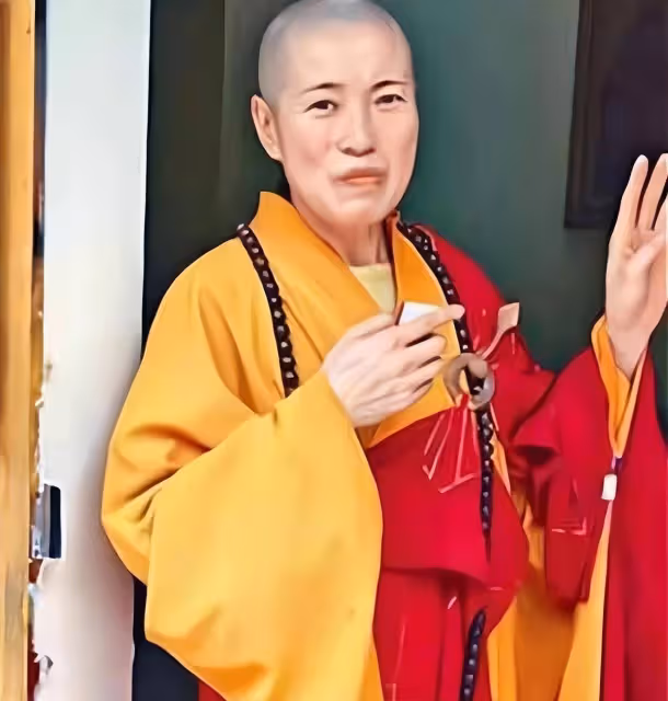 「風流尼姑」釋智定落網,翁靜晶揭露其私生活,糜爛程度令人咋舌
