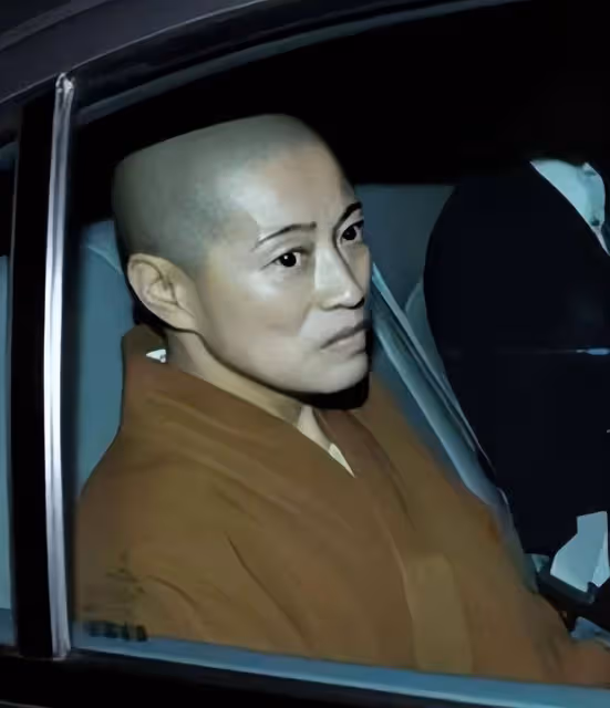 「風流尼姑」釋智定落網,翁靜晶揭露其私生活,糜爛程度令人咋舌