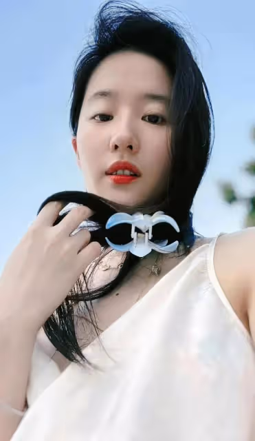 牛！劉亦菲曬圖愣是一張都沒P，曝粗腿顯格局擔得起神仙姐姐尊稱