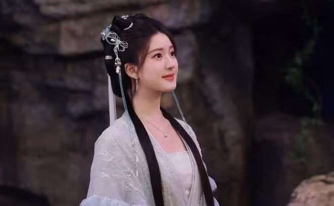 趙麗穎古偶女王退位,趙露思失利,誰將成下任接班人?