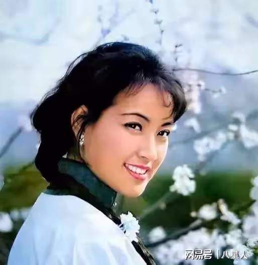 出軌對象曝光!74歲劉曉慶評論區淪陷,本人坦言:我現在正是年華