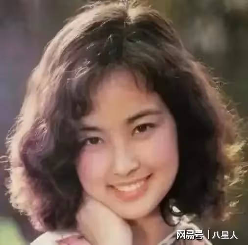 出軌對象曝光!74歲劉曉慶評論區淪陷,本人坦言:我現在正是年華