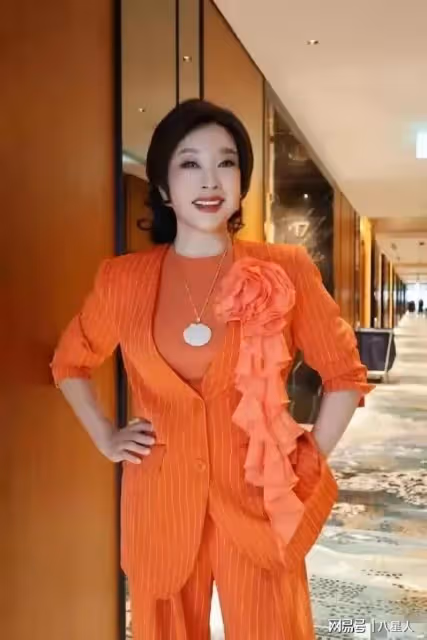 出軌對象曝光!74歲劉曉慶評論區淪陷,本人坦言:我現在正是年華