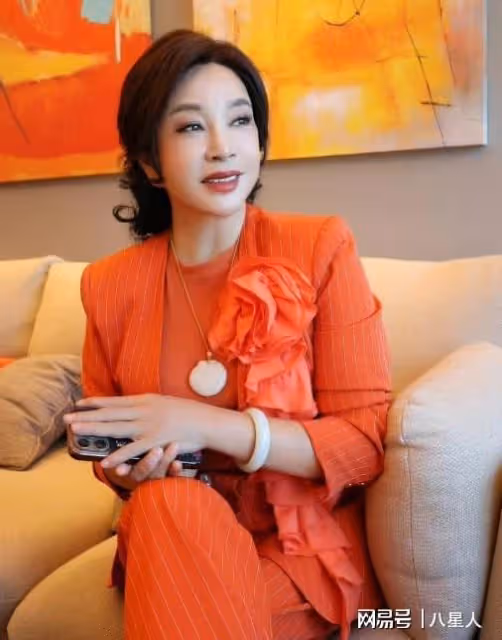 劉曉慶被曝仍未離婚!87歲富商老公仍愛著她,在北京家中為其慶生