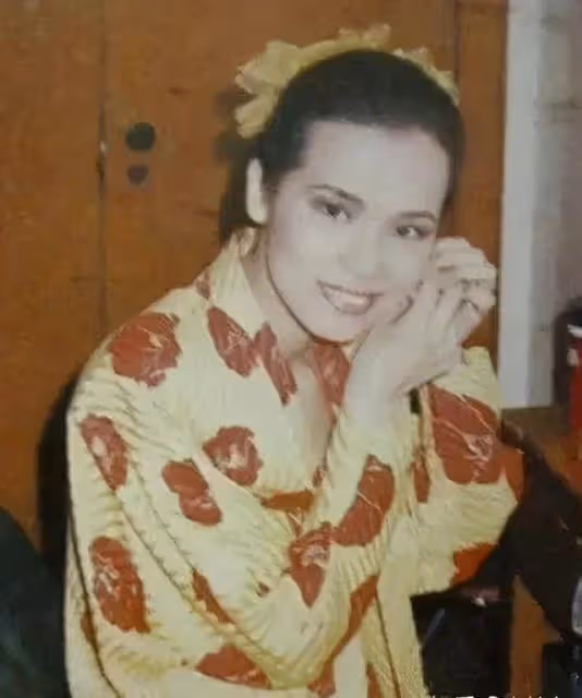 傳奇歌后韋唯現狀：定居北京，家暴男成過去式，三個兒子讓人羨慕