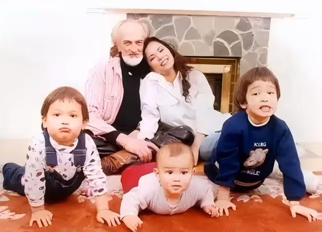 傳奇歌后韋唯現狀：定居北京，家暴男成過去式，三個兒子讓人羨慕