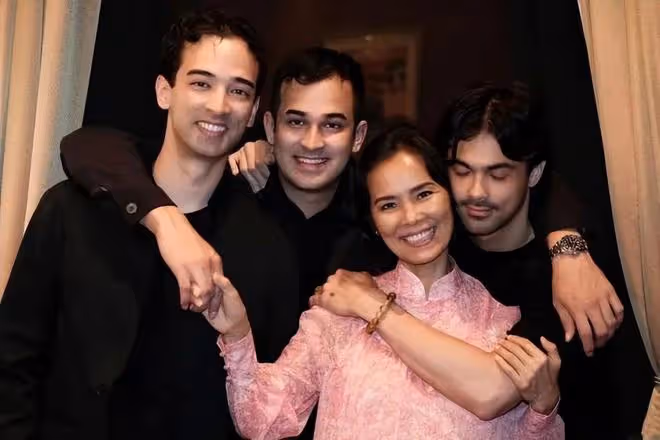 傳奇歌后韋唯現狀：定居北京，家暴男成過去式，三個兒子讓人羨慕