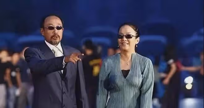 從「國民女神」到在美國撿垃圾,崇洋媚外的她已活成一個笑話?