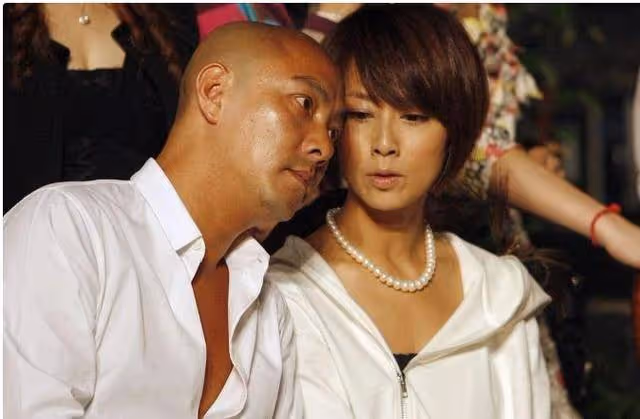 結三次婚、兩度喪子,長期分居、59歲沒有兒女,張衛健咋這麼慘?