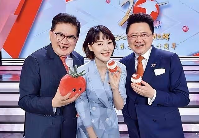 王冠官宣喜訊!首曬夫妻合照,和尼格買提關係四個月前就真相大白