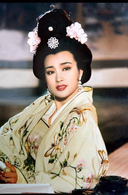 73歲劉曉慶出軌小20歲男子?炸裂聊天記錄!少女頭像,評論區淪陷