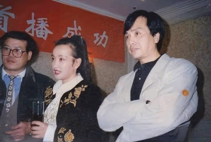73歲劉曉慶出軌小20歲男子?炸裂聊天記錄!少女頭像,評論區淪陷