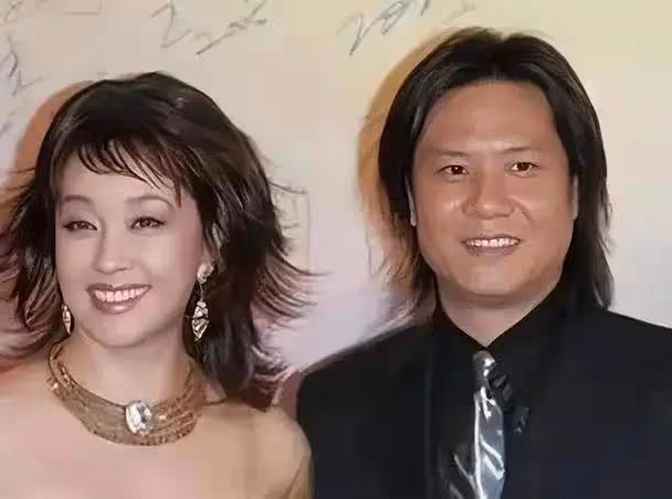 73歲劉曉慶出軌小20歲男子?炸裂聊天記錄!少女頭像,評論區淪陷