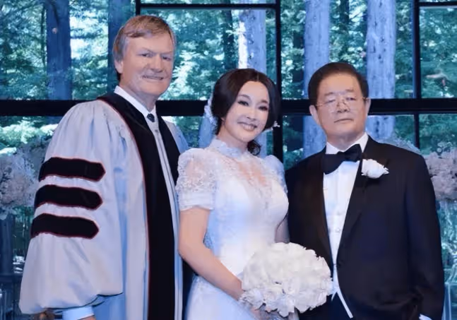 73歲劉曉慶出軌小20歲男子?炸裂聊天記錄!少女頭像,評論區淪陷