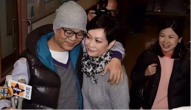 歐陽震華百億老婆近照曝光,暴瘦引發擔憂,再次引網民集體回憶