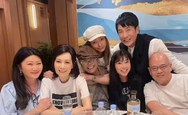 歐陽震華百億老婆近照曝光,暴瘦引發擔憂,再次引網民集體回憶