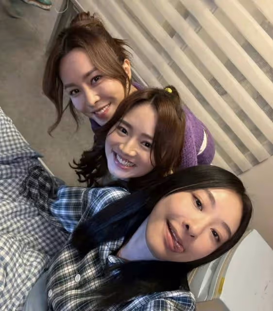 TVB童顏女神憑台慶劇出圈,與視帝譜父女戀,被同事誤會是初中生