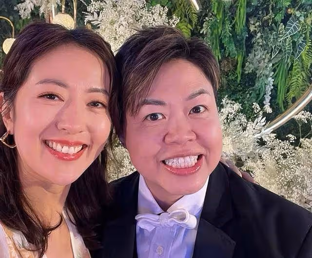 恭喜!香港主持人和同性女友結婚,TVB前視後到場激動到大喊大叫