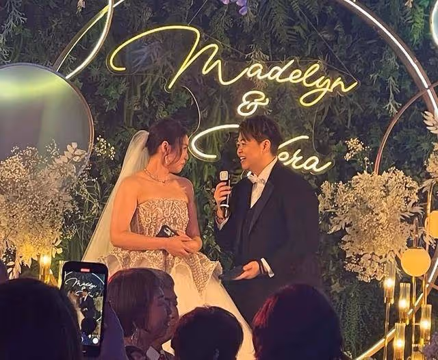 恭喜!香港主持人和同性女友結婚,TVB前視後到場激動到大喊大叫