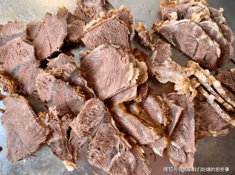 做滷牛肉，用這5樣料就行！簡單好吃，牛肉不柴不腥，不散花