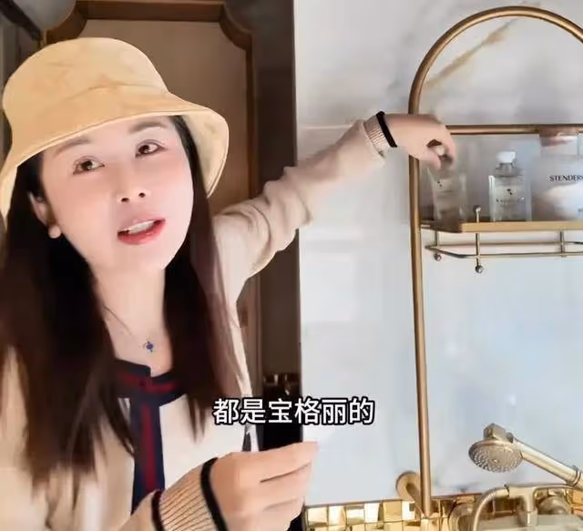 網紅夫婦花18萬坐火車去旅遊,看呆了網友:貧窮限制了我的想像!