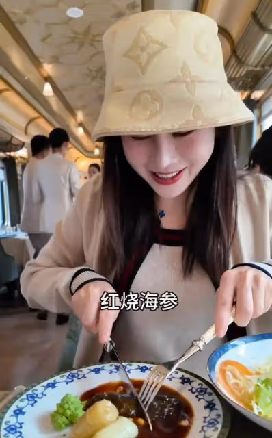 網紅夫婦花18萬坐火車去旅遊,看呆了網友:貧窮限制了我的想像!