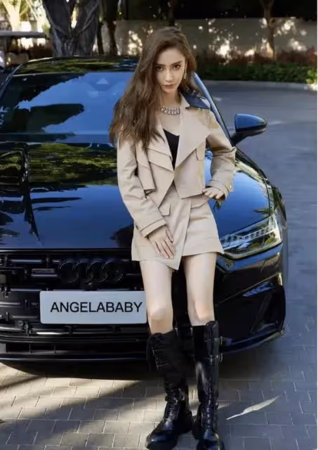 35歲楊穎現身車展變車模性感撩人!傳說她要演大尺度戲