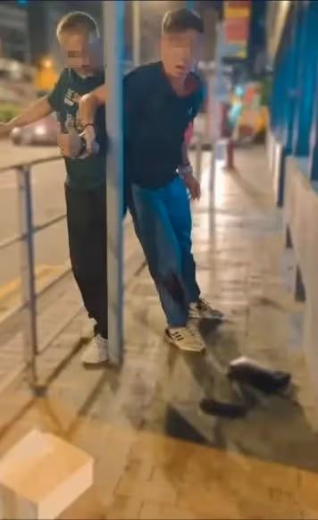 港休班PTU警長彌敦道街頭遭搶錢包,追截時身中5刀滿身鮮血,警拘南亞刀匪