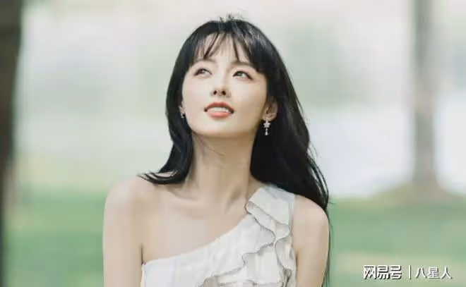 離開買超啥也不是!張嘉倪全平台解封忙復出沒人理，比baby還尷尬