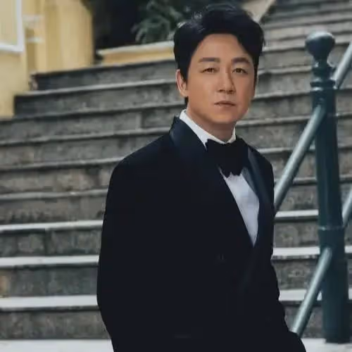 「激吻門」11年後,被曝再婚的潘粵明,活成了董潔配不上的樣子