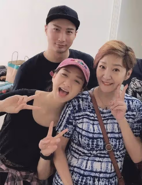 初戀曾是張國榮,巔峰時被渣男欺騙淪為小三,如今她的現狀如何?