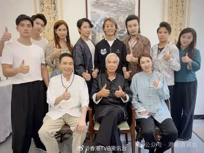 41歲王浩信與餅印細佬激罕同框!王瑋彤星途浮浮沉沉轉行做保險