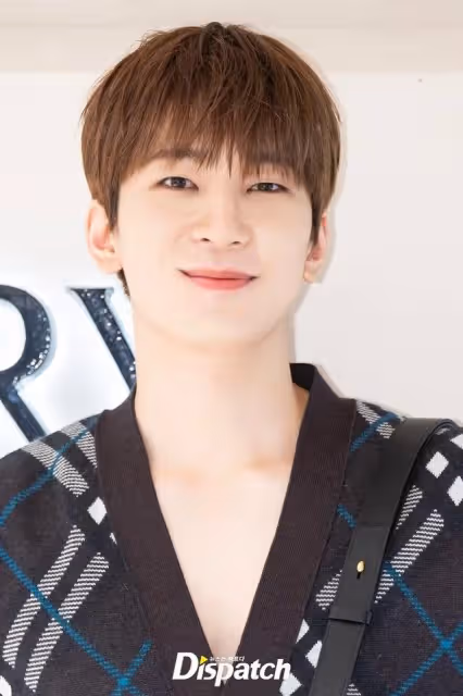 韓網票選最喜愛的初戀相KPOP男偶TOP6!秀彬上榜,Jin男友感太強