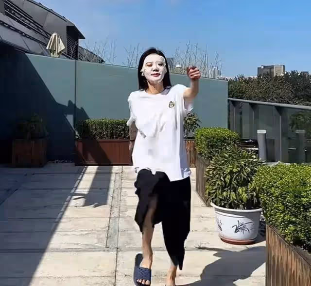 秋瓷炫陽台享包子,豪邸大平層堪比跑道,於曉光出鏡撒狗糧