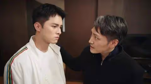 好戲之人!40歲TVB男星與36歲小生新劇演父子,兩人十年前曾演同學