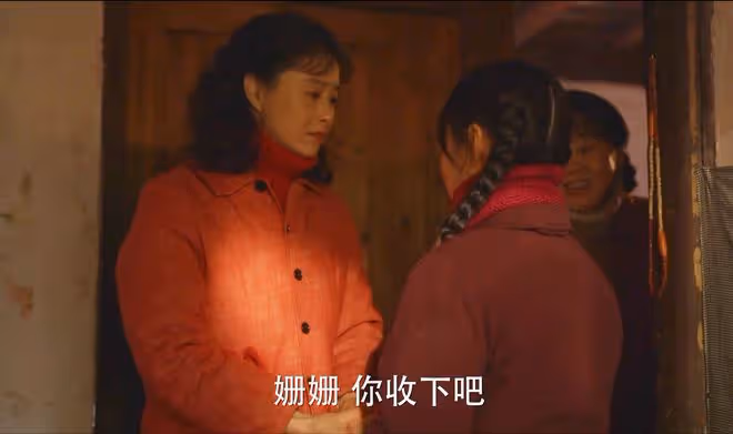 《小巷人家》看懂黃玲做虧心事,才明白,吳珊珊被玷污,報復宋瑩