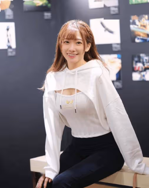 女大18變!TVB童星變火辣美女!大曬比基尼背影照震撼網民!