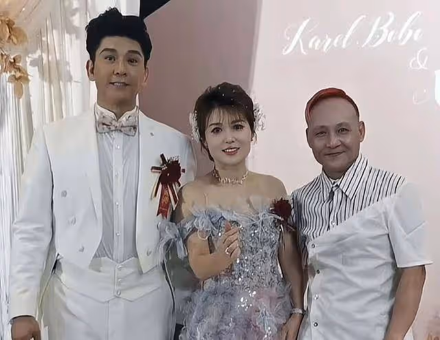 恭喜!香港知名男星與三婚妻子補辦婚禮,57歲老來得子如願當爸