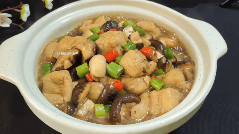 蓮藕、蘿蔔靠邊站，這菜才是秋補菜王！簡單燜一鍋，有豆有菌菇、滑嫩又爆汁