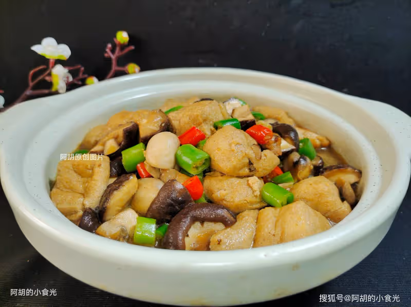 蓮藕、蘿蔔靠邊站，這菜才是秋補菜王！簡單燜一鍋，有豆有菌菇、滑嫩又爆汁