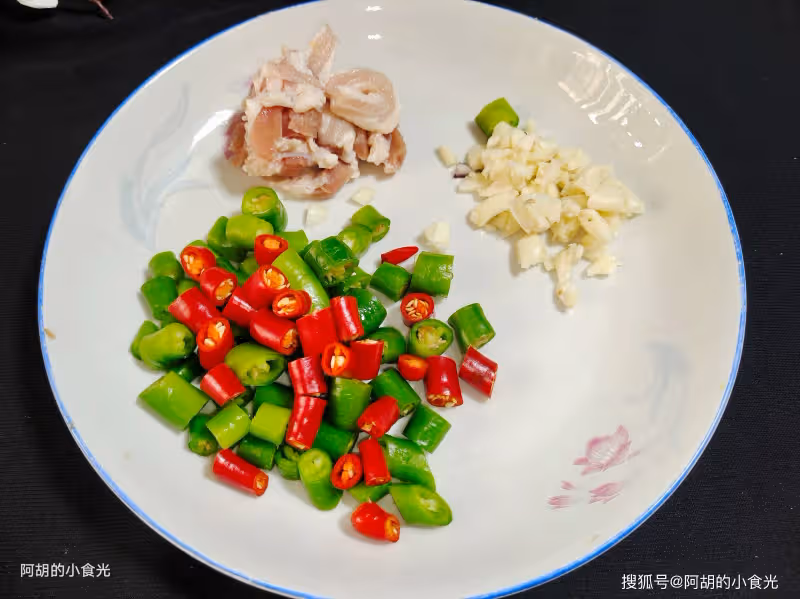 蓮藕、蘿蔔靠邊站，這菜才是秋補菜王！簡單燜一鍋，有豆有菌菇、滑嫩又爆汁