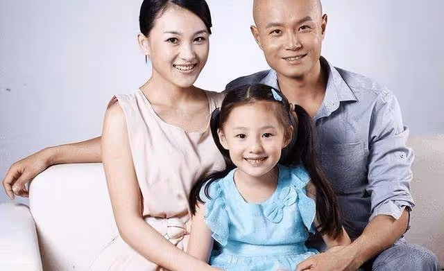 樂嘉攜女堅強前行，陶虹離世生活仍美好，父女倆相依為命更顯溫馨