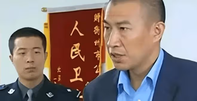 警察專業戶石兆琪,被劇組拉去救場竟成影帝,為何孫紅雷至今怕他