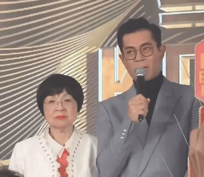 54歲古天樂擺宴60桌慶生,數百人到場慶祝,與葉子楣合照掀起回憶殺