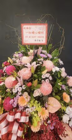 直擊／周子瑜低調現身！手機熱情狂拍Elkie　甜蜜放閃「友情永遠」