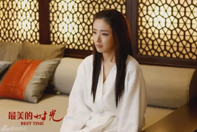 她曾被張藝謀力捧,卻與富豪捲款61億逃亡國外,如今怎樣了?