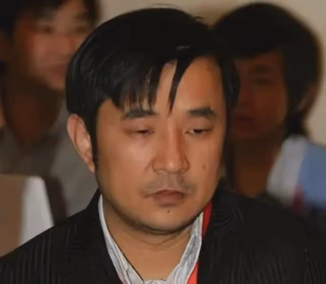 她曾被張藝謀力捧,卻與富豪捲款61億逃亡國外,如今怎樣了?