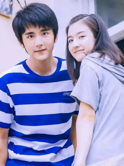 張新成李蘭迪再被拍,戀情引熱議,事業與愛情如何平衡?