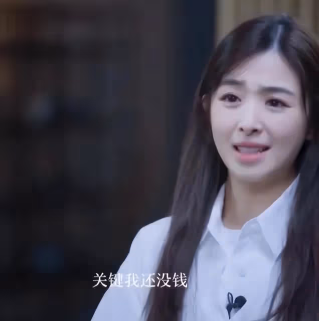 張含韻回首網暴路,堅強蛻變引共鳴,正能量滿滿